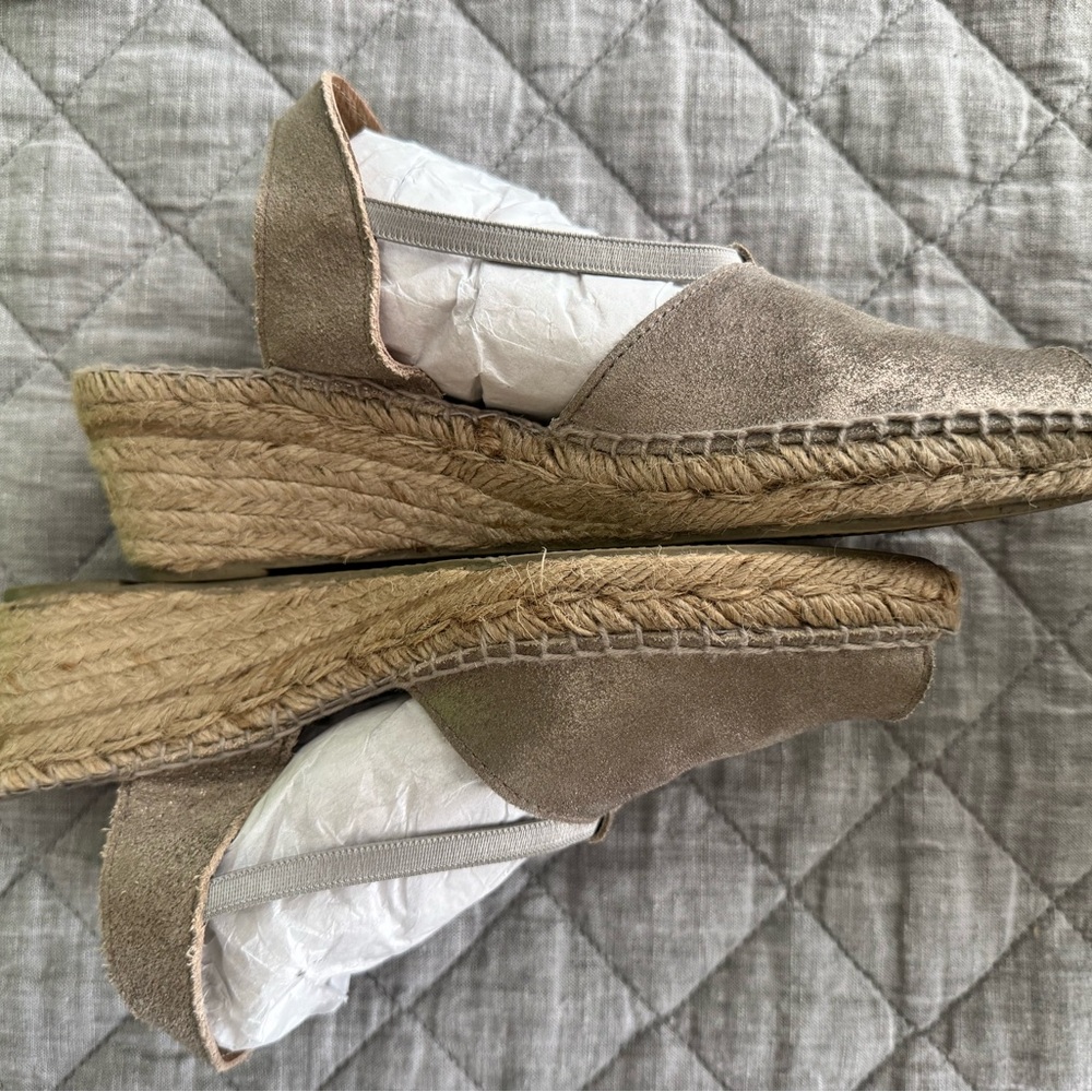 Andre Assous Dainty Espadrille Wedge, Pewter leather-Women’s size 7 - Picture 4 of 5